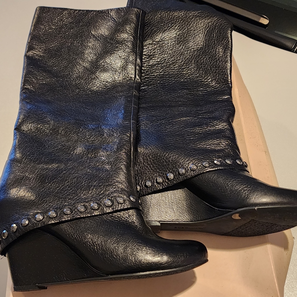 BCBG BOOTS